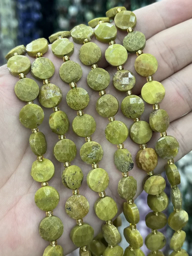 Grüner Cabochon - MossCrystal