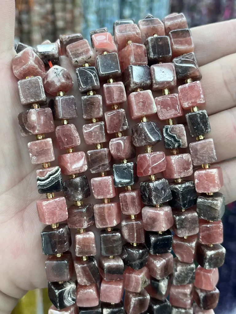 Roter Cabochon - MossCrystal