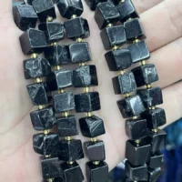 Schwarzer Turmalin Cabochon kaufen - natuerlich & unbehandelt | Moss Crystal