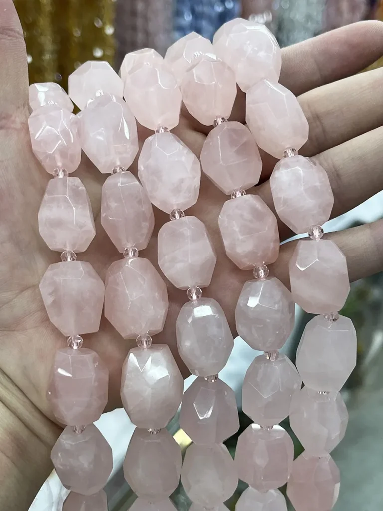 Rosenquarz Freiform - MossCrystal