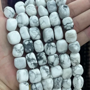 Weißer Cabochon - MossCrystal