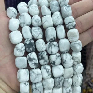 Weißer Cabochon - MossCrystal