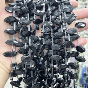 Schwarzer Cabochon - MossCrystal
