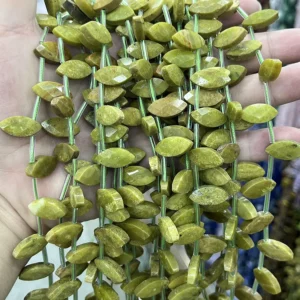 Grüner Cabochon - MossCrystal
