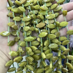 Grüner Cabochon - MossCrystal