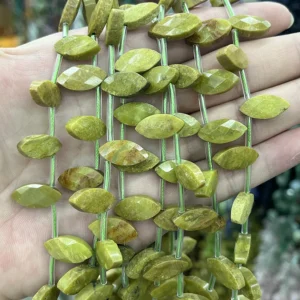 Grüner Cabochon - MossCrystal
