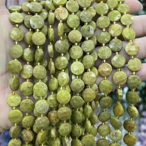 Grüner Cabochon - MossCrystal