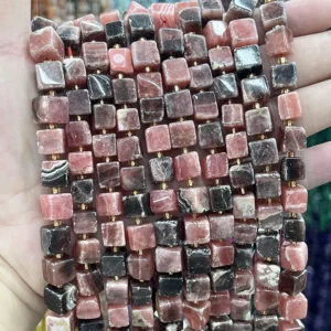 Roter Cabochon - MossCrystal